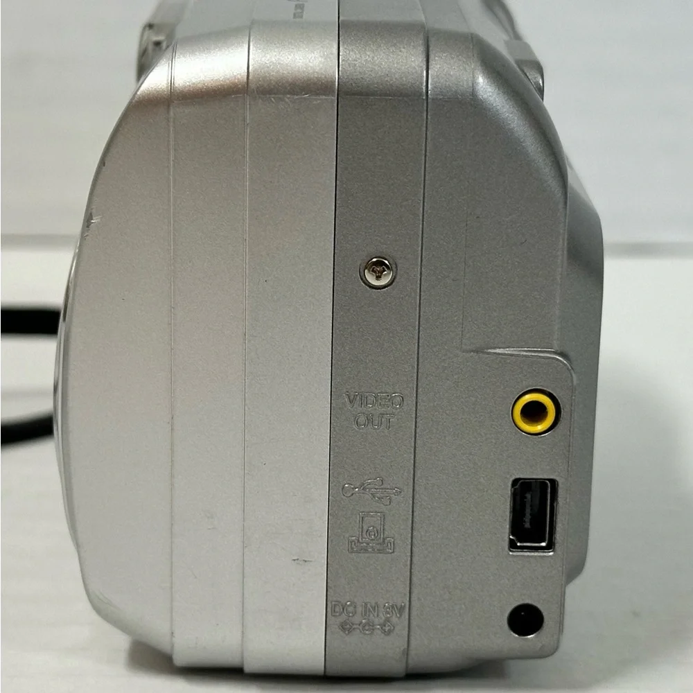 Fujifilm Olympus Stylus 760 Digital Camera (2007) TESTED & WORKING